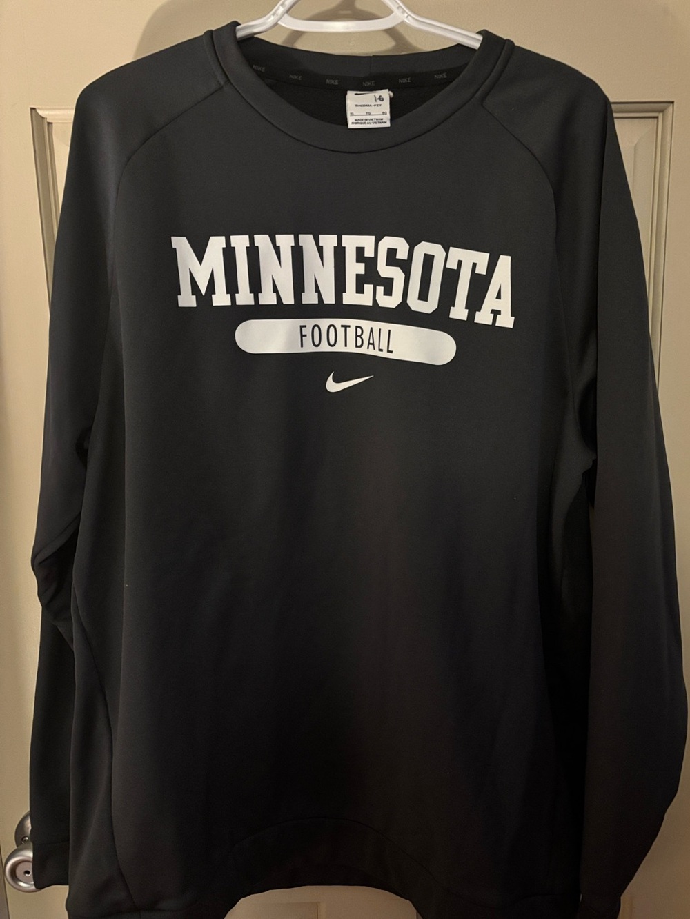 Nike Minnesota football Golden Gopher’s crew neck sweatshirt
